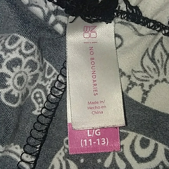 SOLD!!! ☠Sugar Skull Capris☠ - Picture 3 of 3